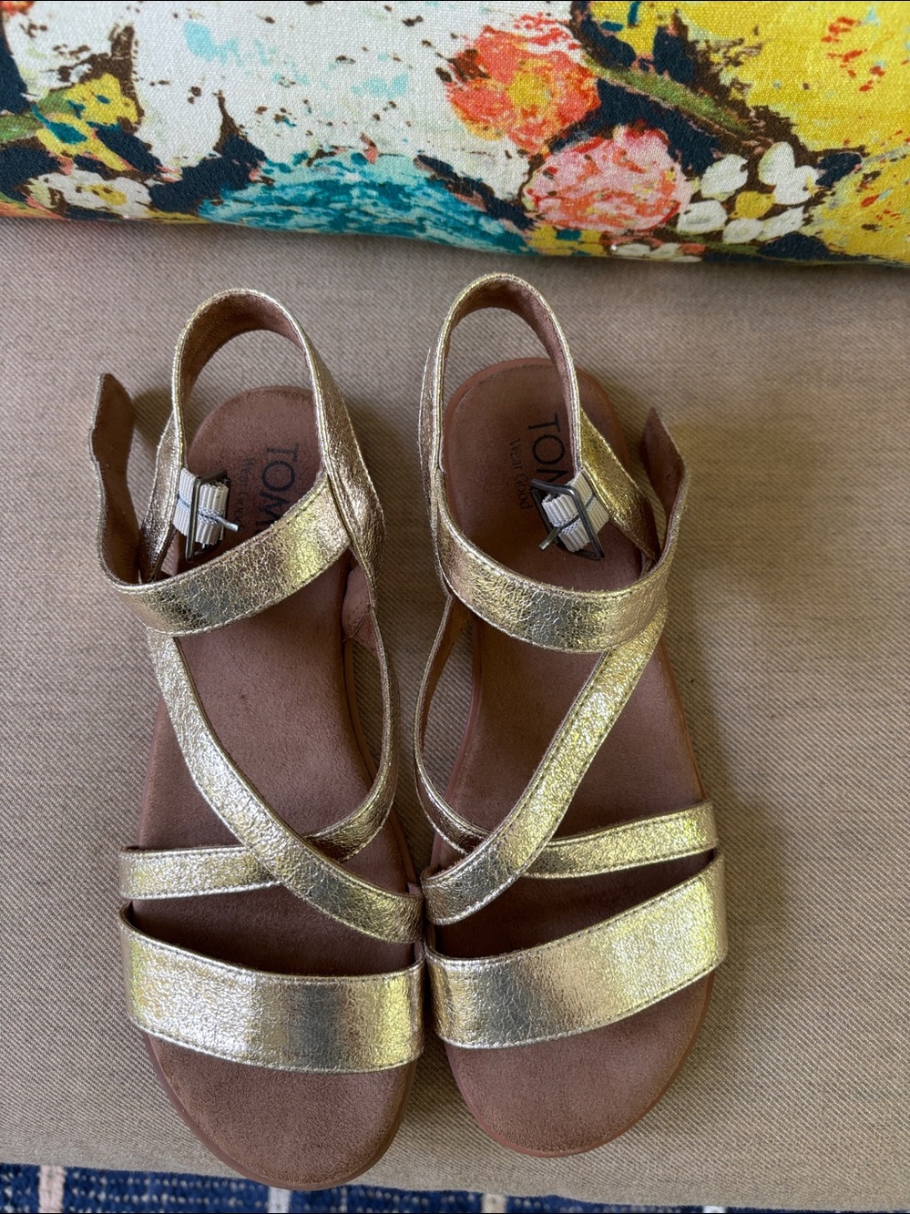 TOMS Metallic Gold Cross-Strap Sandals for Women - Picture 2 of 3